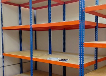 Полочные стеллажи Профи-Т с фанерным настилом для хранения длинномерных грузов